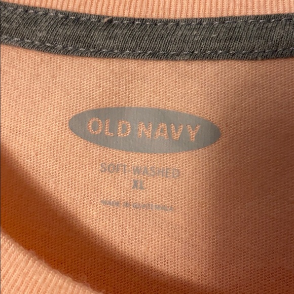 Old navy tee - Picture 2 of 2